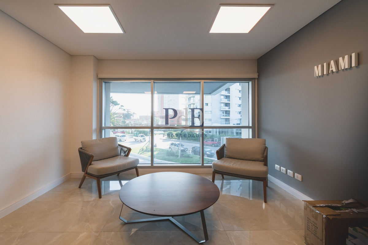 Apartamento en venta | Torre de categoría, Playa Mansa - Imagen 34