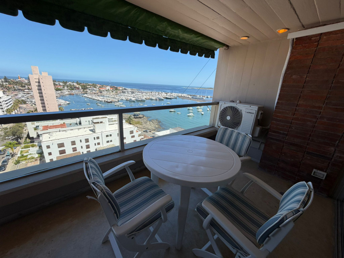Apartamento en Península con vista al Puerto