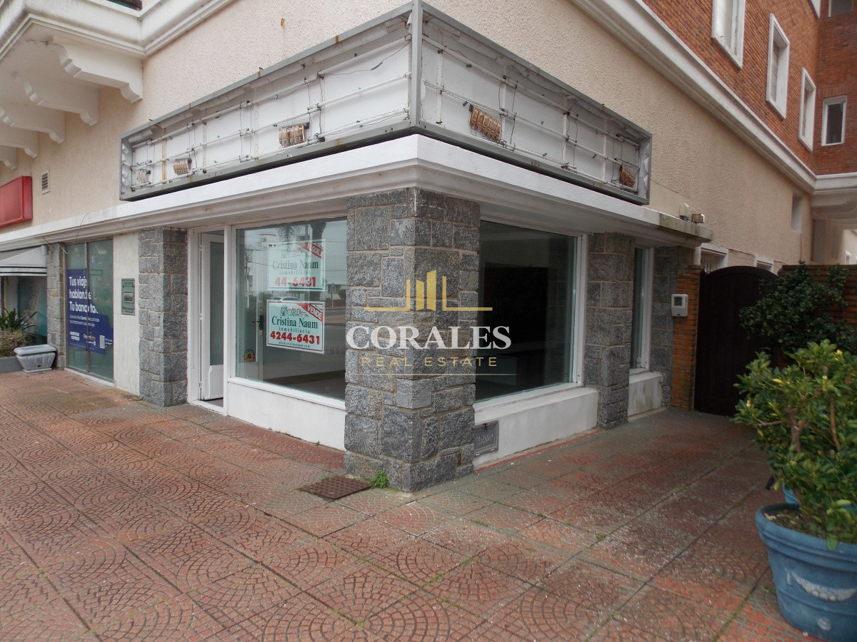 PENINSULA - EXCELENTE LOCAL SOBRE CALLE GORLERO !!!