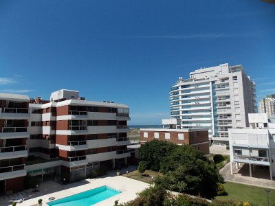 Apartamento en Brava, 3 dormitorios *