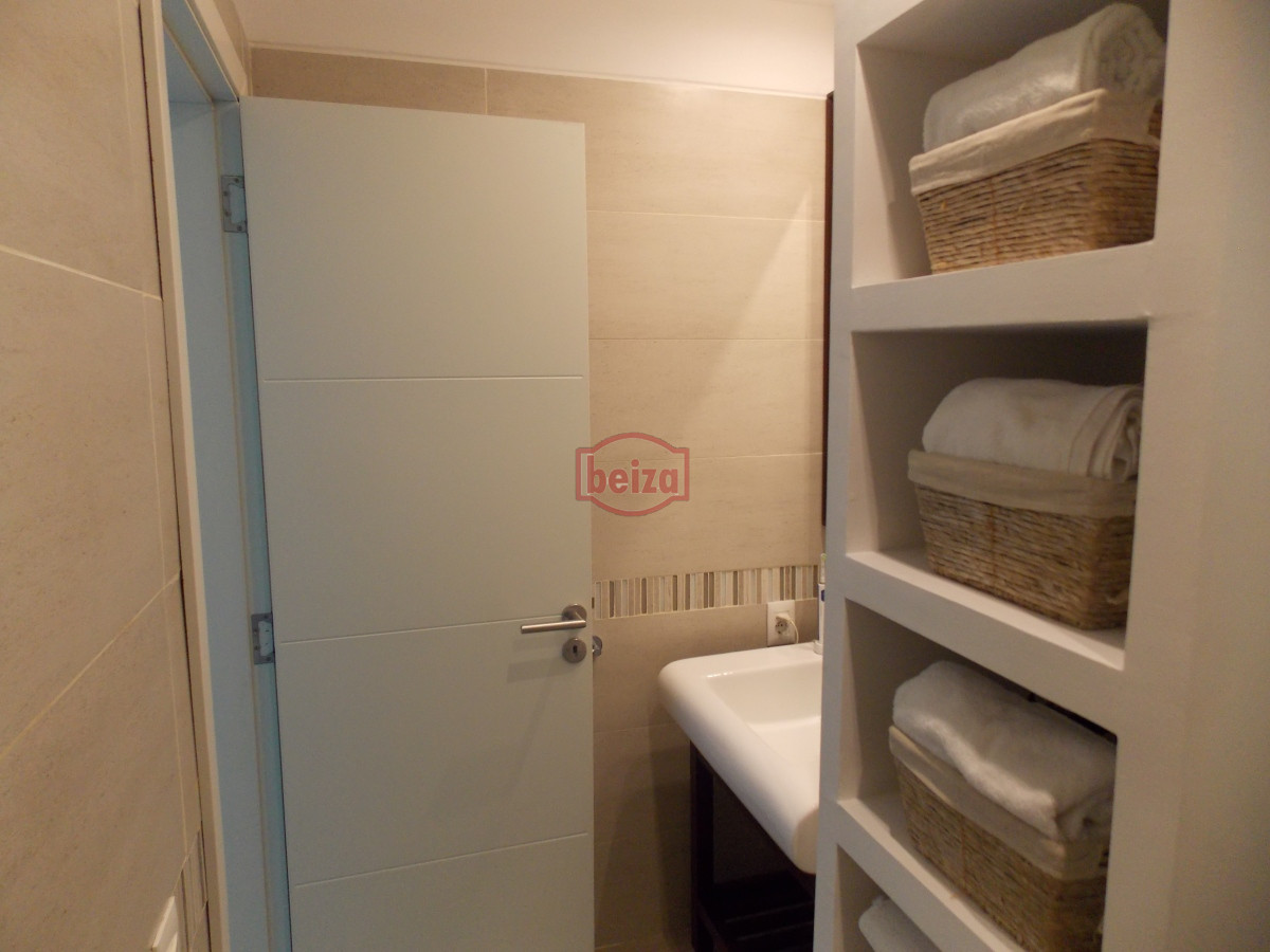 Casa ID.166906/Casas-en-Venta--Beiza-Propiedades - Importante casa a metros de la playa Mansa.