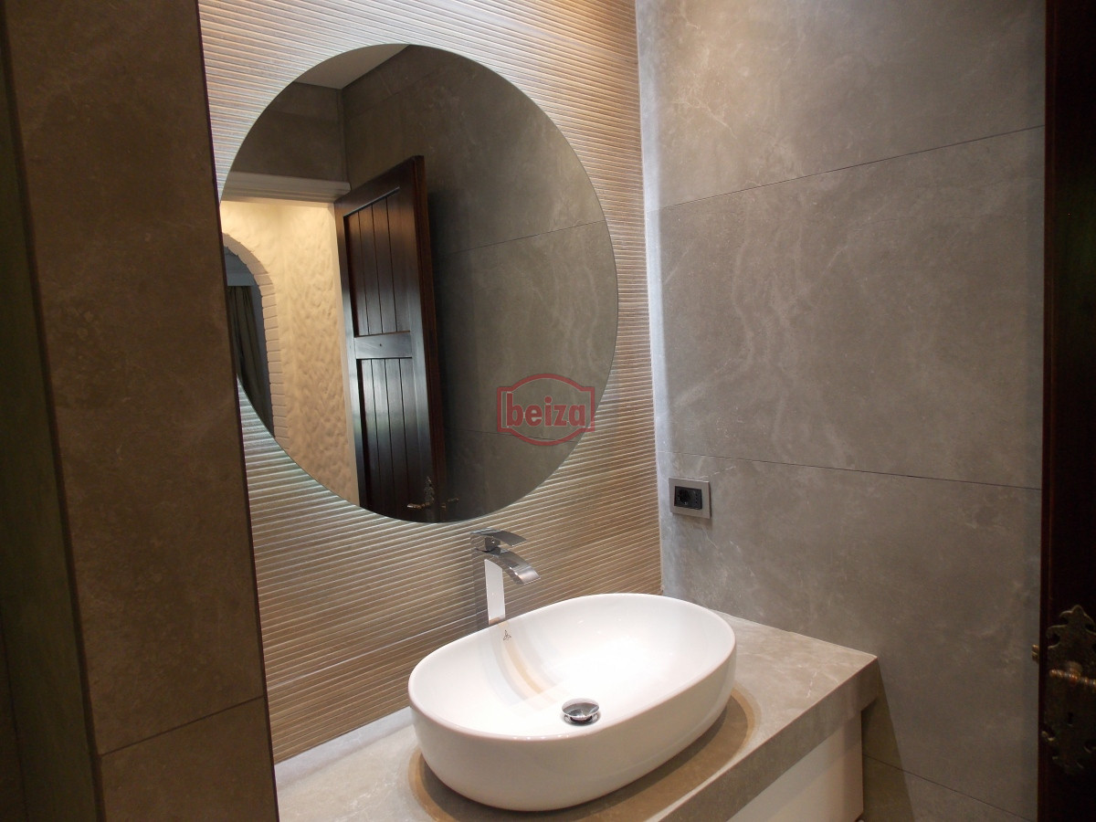 Casa ID.166906/Casas-en-Venta--Beiza-Propiedades - Importante casa a metros de la playa Mansa.