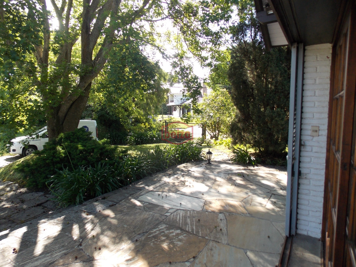 Casa ID.166906/Casas-en-Venta--Beiza-Propiedades - Importante casa a metros de la playa Mansa.