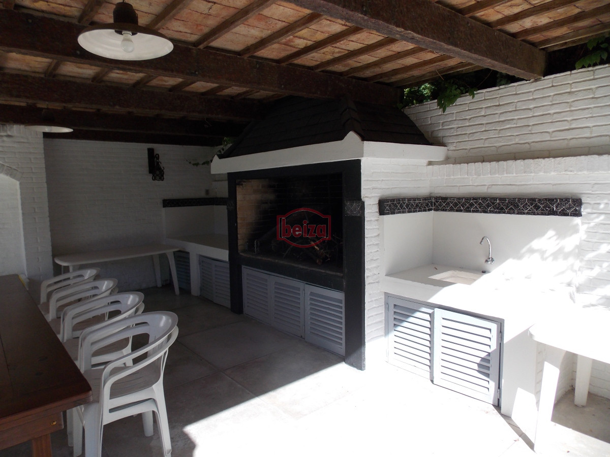 Casa ID.166906/Casas-en-Venta--Beiza-Propiedades - Importante casa a metros de la playa Mansa.