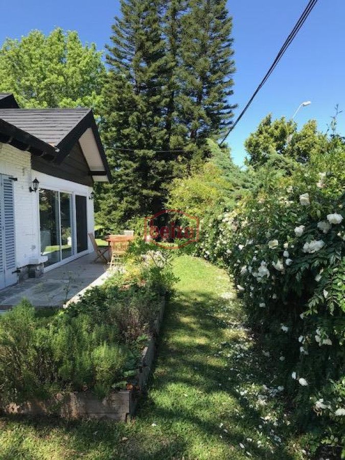 Casa ID.166906/Casas-en-Venta--Beiza-Propiedades - Importante casa a metros de la playa Mansa.