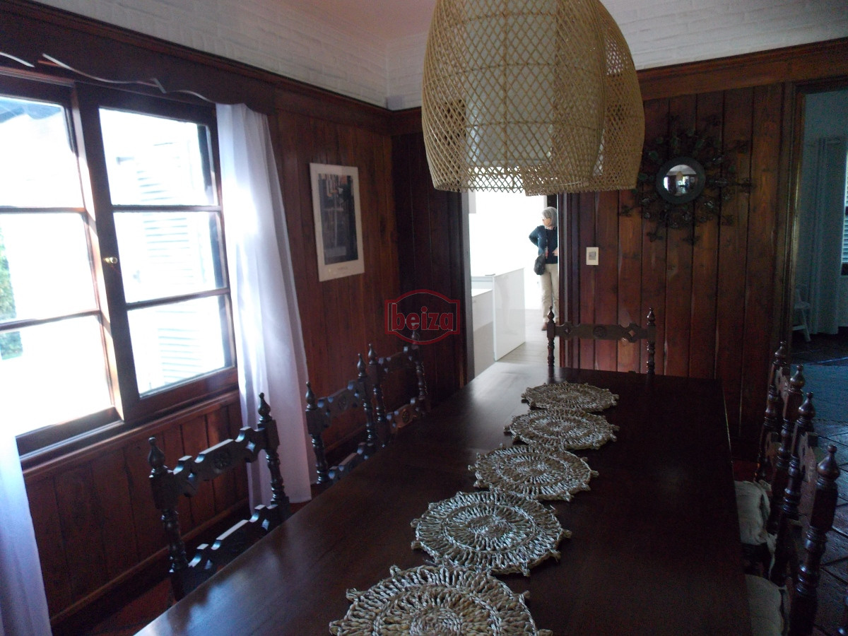 Casa ID.166906/Casas-en-Venta--Beiza-Propiedades - Importante casa a metros de la playa Mansa.