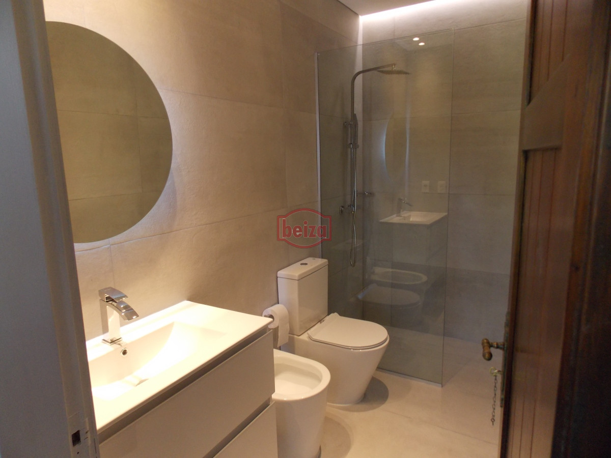 Casa ID.166906/Casas-en-Venta--Beiza-Propiedades - Importante casa a metros de la playa Mansa.