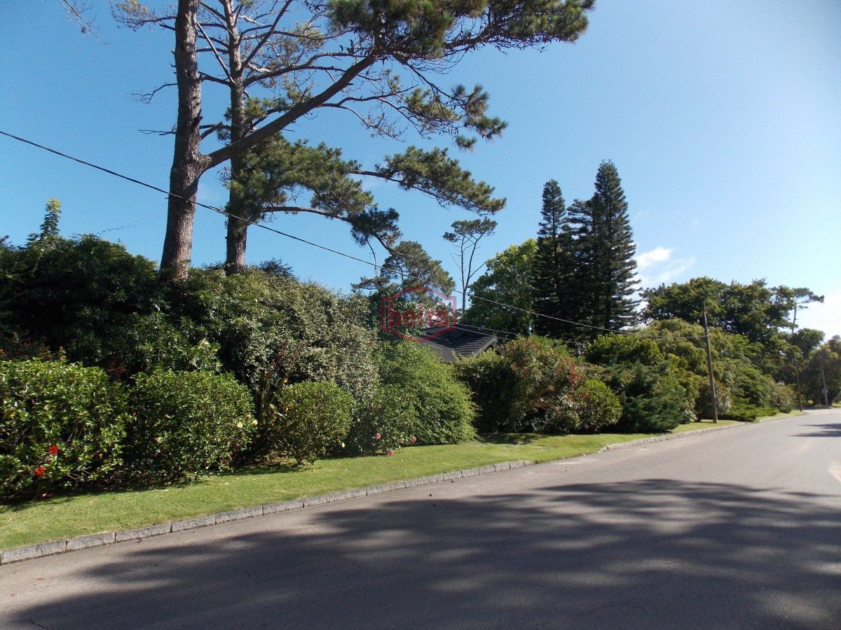 Casa ID.166906/Casas-en-Venta--Beiza-Propiedades - Importante casa a metros de la playa Mansa.