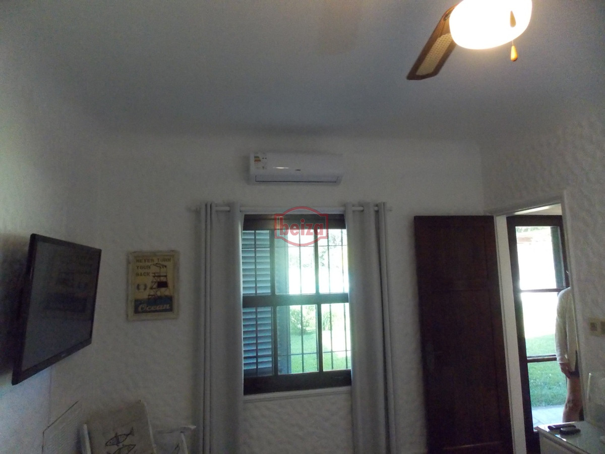 Casa ID.166906/Casas-en-Venta--Beiza-Propiedades - Importante casa a metros de la playa Mansa.