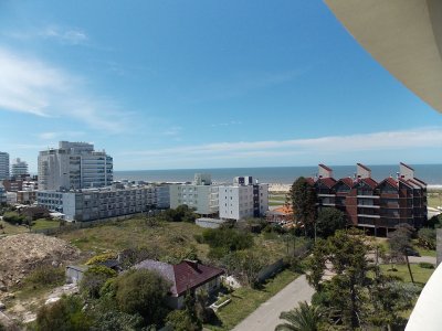 Apartamento en Brava, 3 dormitorios *