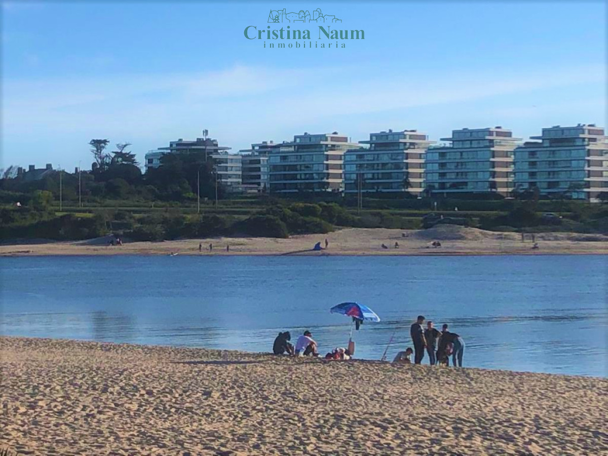 Excepcional planta baja con piscina propia. Venta  - CNI38312A