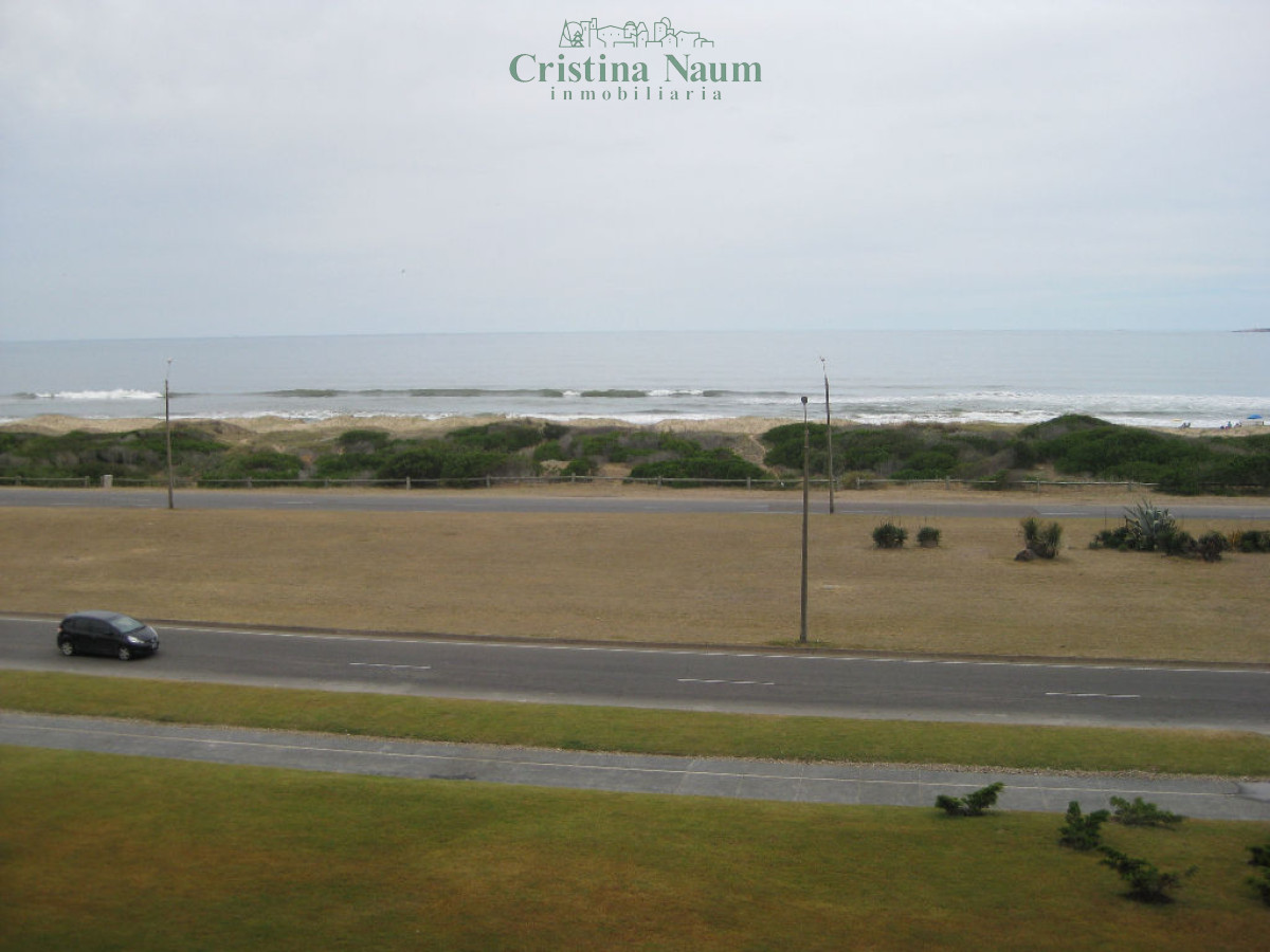 TORRE LOBOS .. BRAVA - CNI4598A