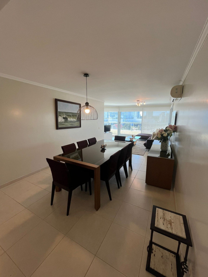 Parada 2 de Playa Mansa, divino depto de 3 dorm. Punta del Este