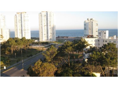 Apartamento en Brava, 3 dormitorios *