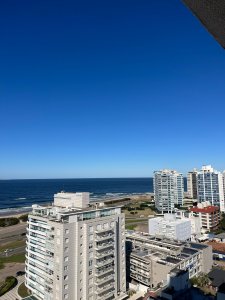 Piso alto a 1 cuadra del mar parada 6 Brava