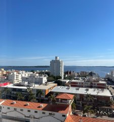 PENINSULA CENTRO RECICLADO CON VISTA