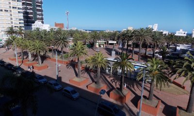 PENINSULA - FRENTE A LA PLAZA DE LOS ARTESANOS