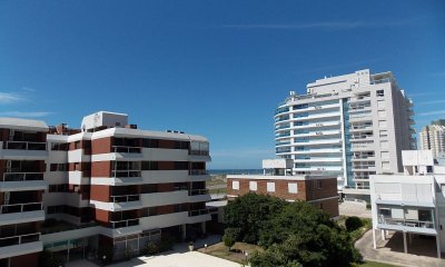 Apartamento en Brava, 3 dormitorios *