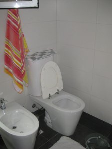 excelente casa en cantegril de 5 dormitorios - cni18188c