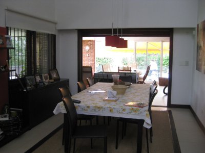 excelente casa en cantegril de 5 dormitorios - cni18188c