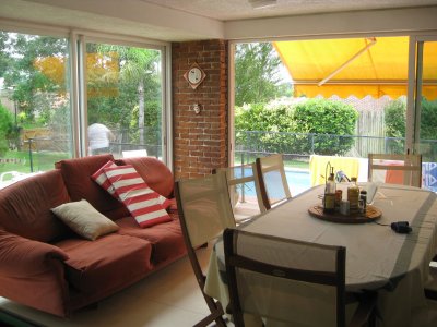 excelente casa en cantegril de 5 dormitorios - cni18188c