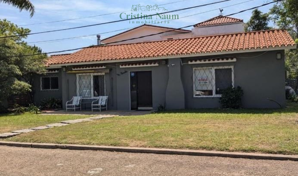 Casa en Mansa,  a 1 cuadra de la Rambla - CNI18458C