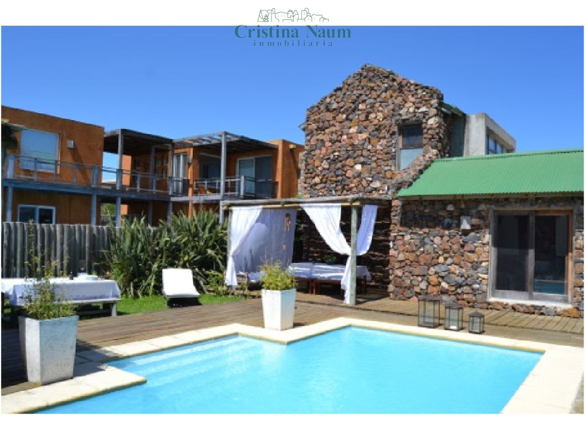Espectacular casa en Punta Piedras - CNI36080C