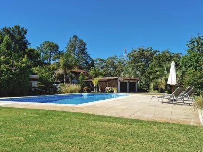 CASA EN PUNTA BALLENA PORTEZUELO