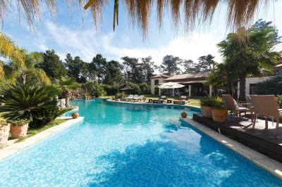 Espectacular casa ubicada en Beverly Hills a 1 cuadra del Museo Rally
