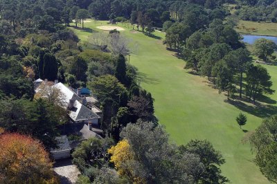  500 mts sobre  GREEN DE GOLF 