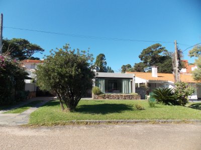 ATENCION CASA EN MANSA A PASOS DE LA RAMBLA 