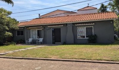 Casa en Mansa,  a 1 cuadra de la Rambla