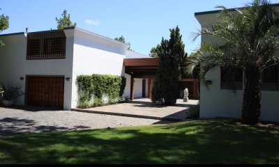 ESTUPENDA RESIDENCIA EN BARRIO DEL GOLF