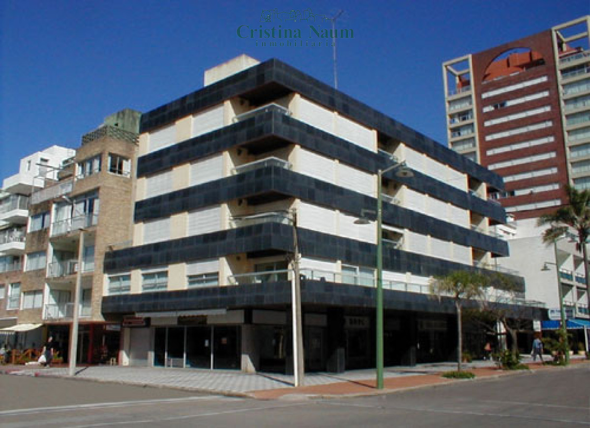 AMPLIO LOCAL EN ESQUINA SOBRE GORLERO - CNI19181L