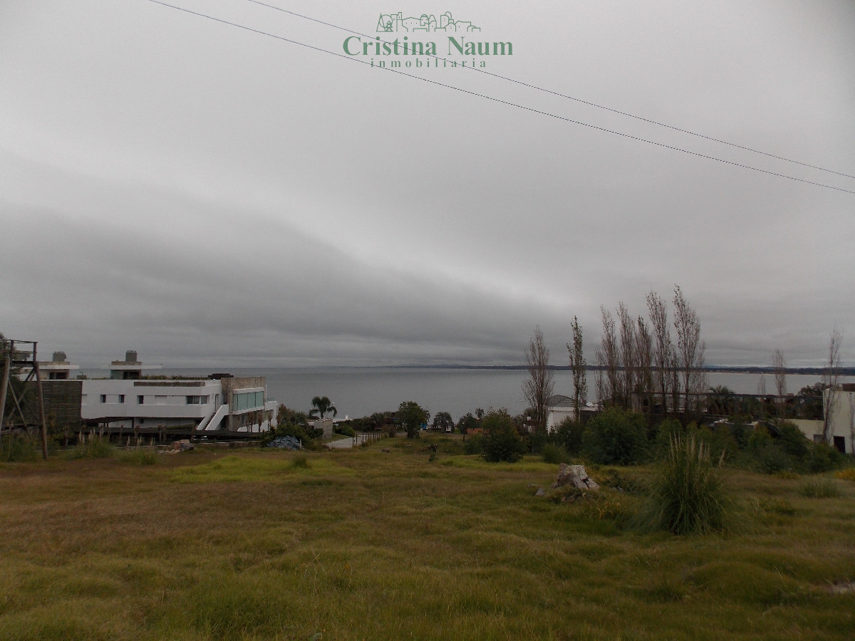 Terreno en Punta Ballena con muy buena vista al mar