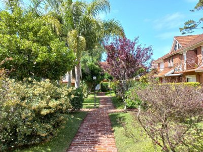 ROOSEVELT PARADA 17 CANTEGRIL Duplex c parrillero propio
