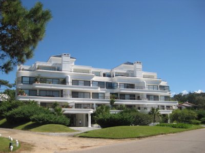 RINCON DEL INDIO A UNA CUADRA DE LA RAMBLA CON PARRILLERO PROPIO