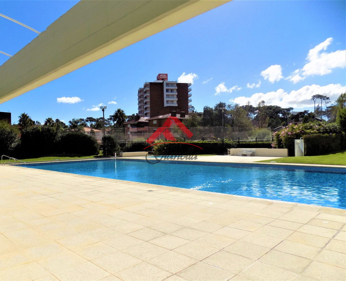 Apartamento ID.2178 - Venta y alquiler INVERNAL Apartamento en zona de playa Mansa - Punta del Este