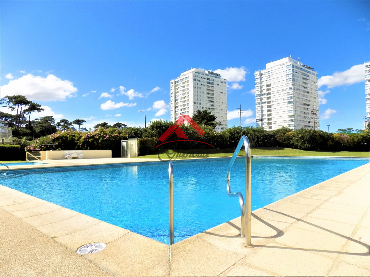 Apartamento ID.2178 - Venta y alquiler INVERNAL Apartamento en zona de playa Mansa - Punta del Este