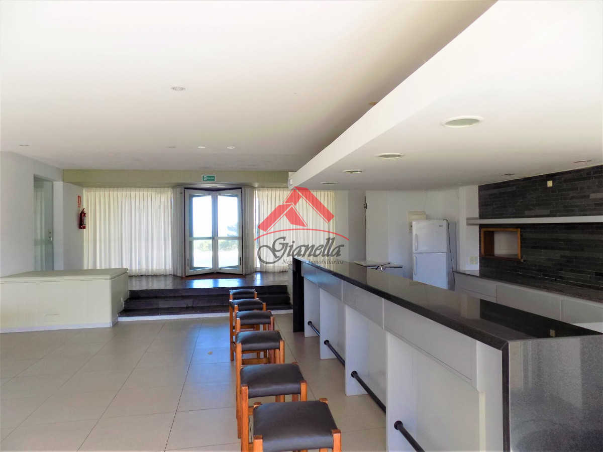 Apartamento ID.2178 - Venta y alquiler INVERNAL Apartamento en zona de playa Mansa - Punta del Este