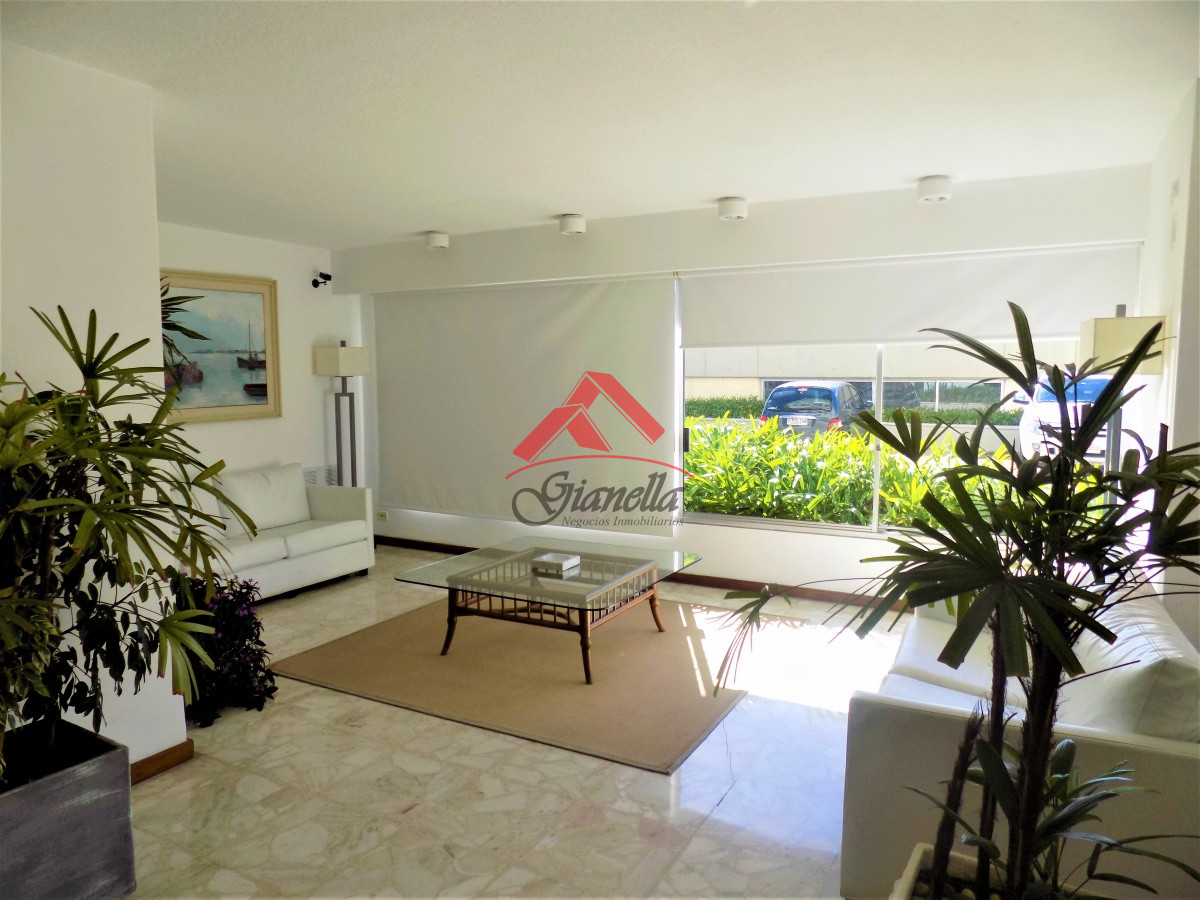 Apartamento ID.2178 - Venta y alquiler INVERNAL Apartamento en zona de playa Mansa - Punta del Este