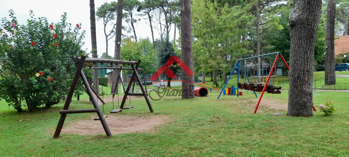 Apartamento ID.2146 - Venta de Apartamento en Punta del Este, Mansa a pocas cuadras del mar, en complejo con todos los servicios