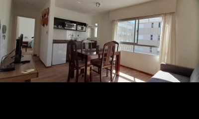 Alquiler anual y Venta de apartamento en Península, Punta del Este, 1 dormitorio