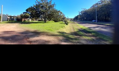 Terreno sobre Lussich con muy buen frente a poca distancia de SOLANAS