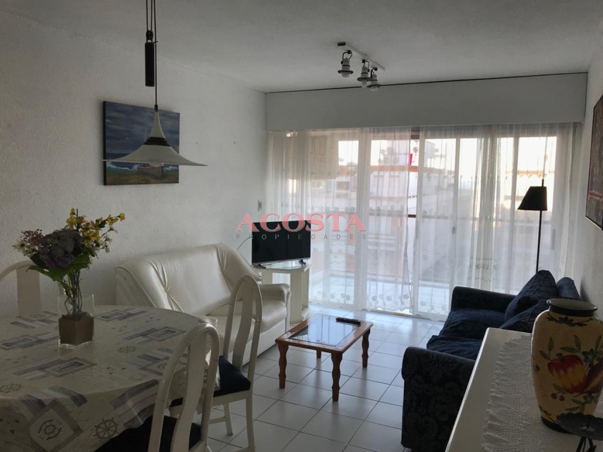 Apartamento ID.220 - Apartamento en venta y alquiler anual en Punta del Este , Península.