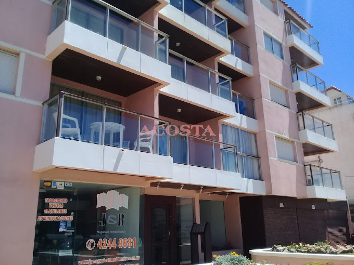 Apartamento ID.220 - Apartamento en venta y alquiler anual en Punta del Este , Península.