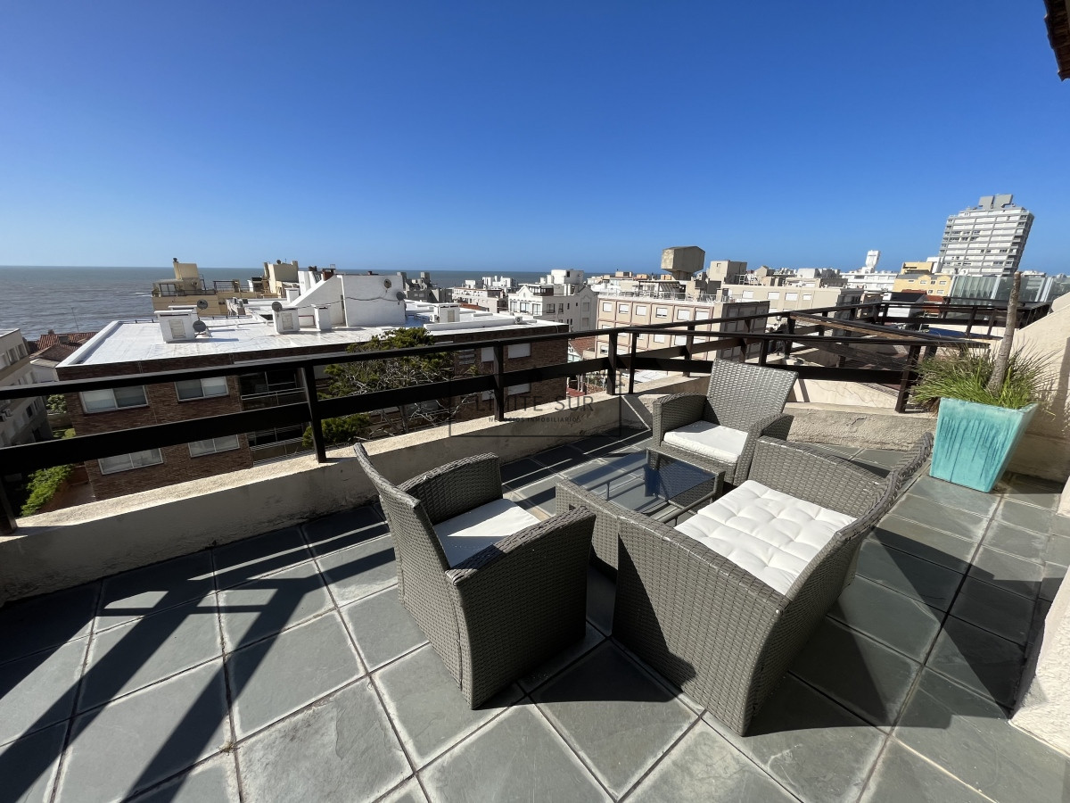 Apartamento ID.117 - Venta y alquiler temporal de apartamento en Punta del Este, Península Ph, con muy linda vista al mar, 3 dormitorios 2 baños, piscina