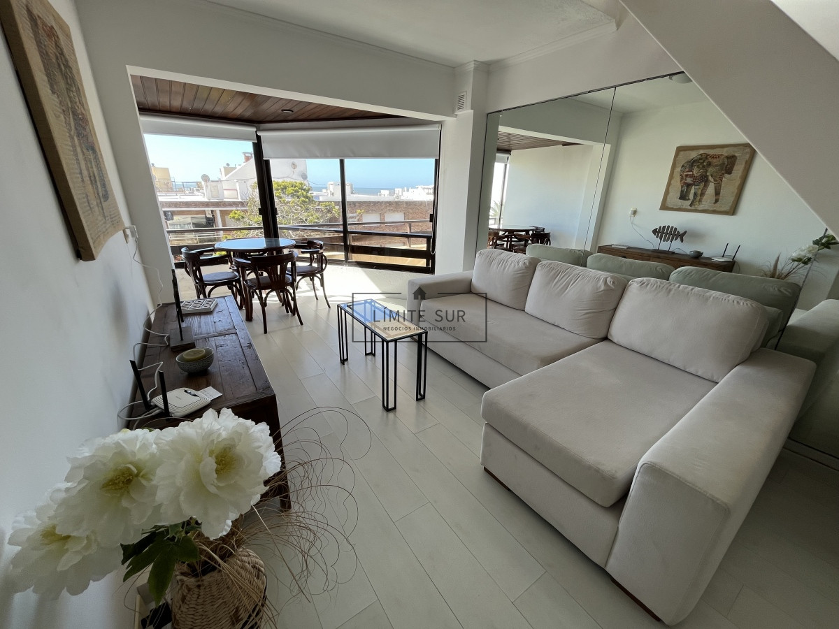 Apartamento ID.117 - Venta y alquiler temporal de apartamento en Punta del Este, Península Ph, con muy linda vista al mar, 3 dormitorios 2 baños, piscina