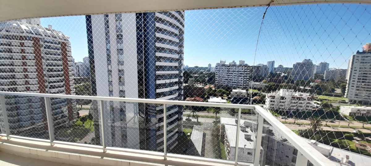 Apartamento ID.114 - Apartamento de 2 dormitorios en Punta del Este, zona playa brava - Piso alto - Pisicina