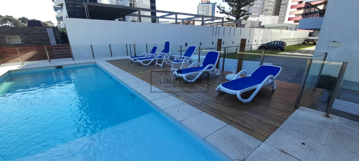 Apartamento ID.114 - Apartamento de 2 dormitorios en Punta del Este, zona playa brava - Piso alto - Pisicina